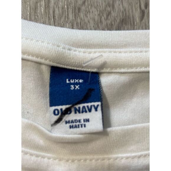 Old Navy plus size bundle of tank tops white black camo green size 3X - Picture 7 of 7